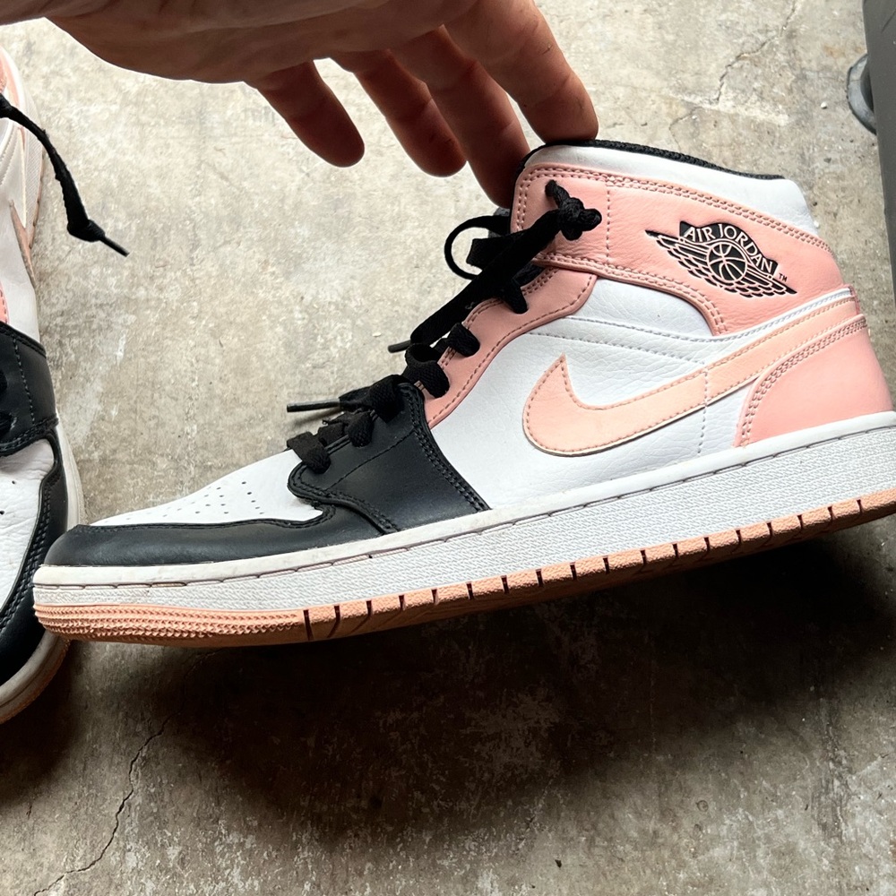 Nike Air Jordan Women's White and Pink Sneakers